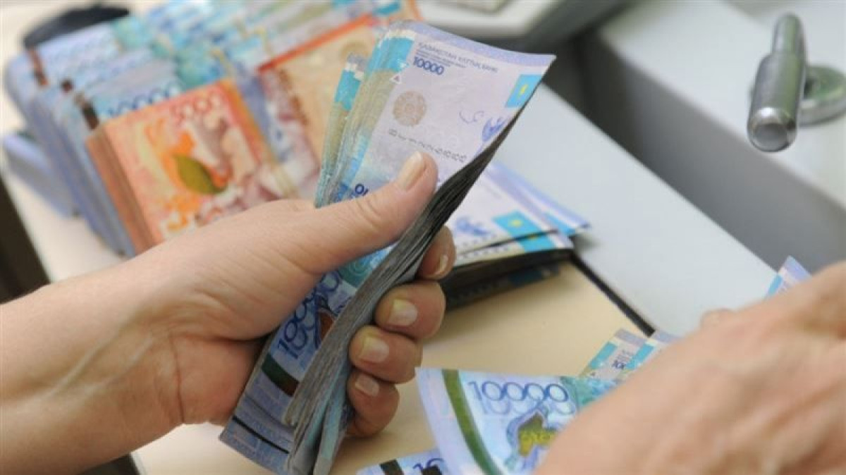 Более 48 тысяч человек получили выплаты в связи с потерей работы в Казахстане
