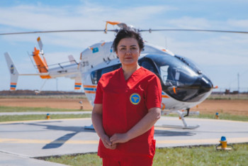 Фотография к новости: Как перевозят самых тяжелых пациентов. Санавиации Казахстана исполнилось 10 лет