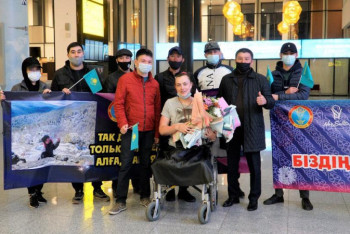 Фотография к новости: Лишившаяся ног астанчанка покорила Эверест