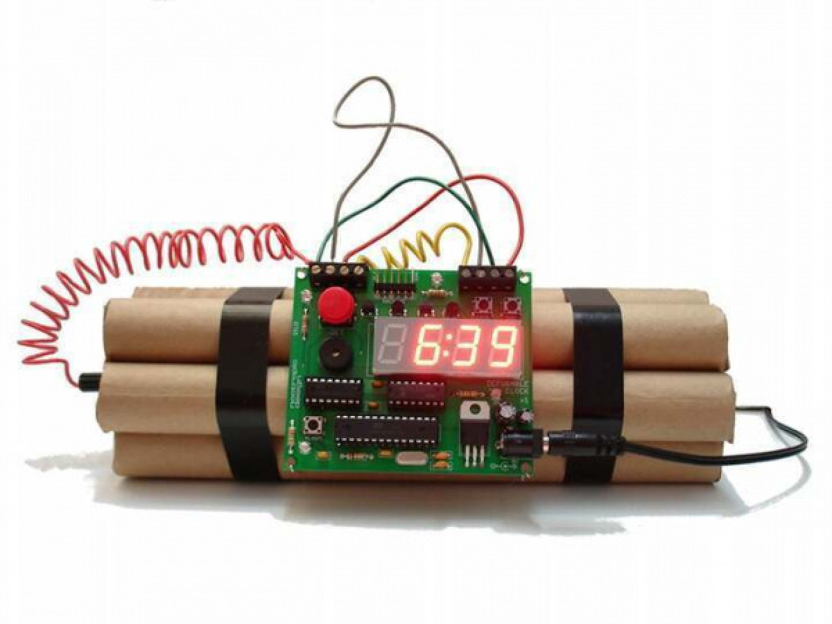 40 человек эвакуировали из торгового центра в Алматы