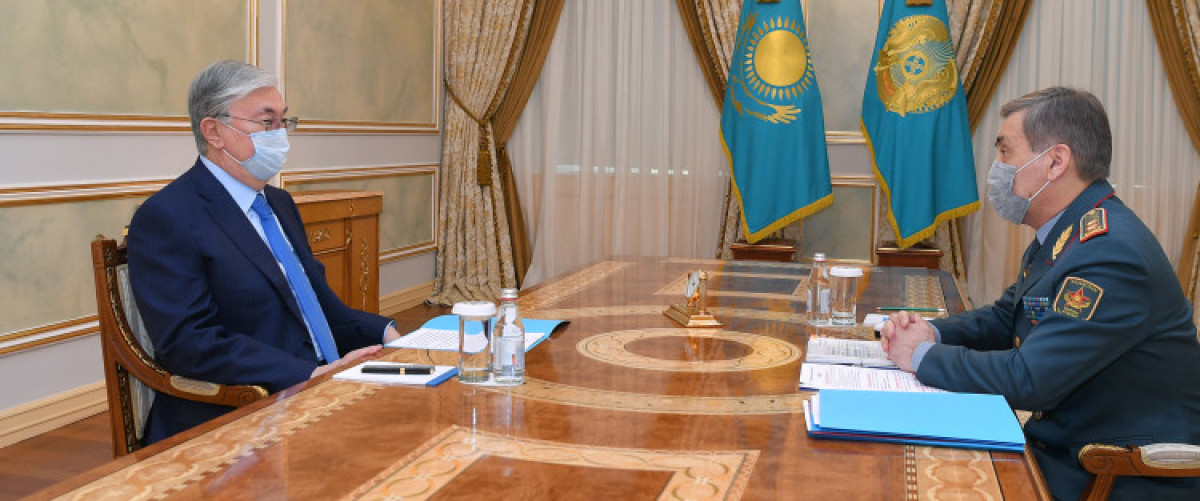 О борьбе с коронавирусом в армии доложил Токаеву министр обороны