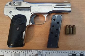 Фотография к новости: Пистолет времен ВОВ сдал в полицию житель Восточного Казахстана