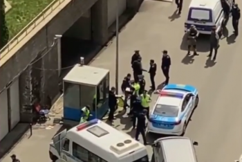 Фотография к новости: Появились подробности о выпрыгнувшем с 17-го этажа стрелке в Алматы