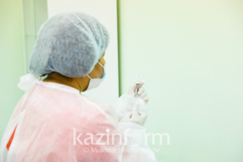 Фотография к новости: Третья стадия испытаний казахстанской вакцины завершится в июне – Минздрав