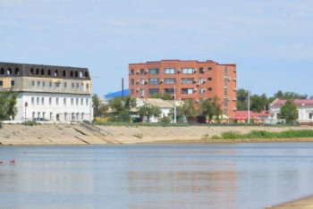 Фотография к новости: Вор попытался уплыть от полицейских в Атырау