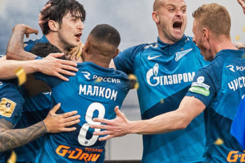 Фотография к новости: "Зенит" разгромил "Локомотив" и стал чемпионом России