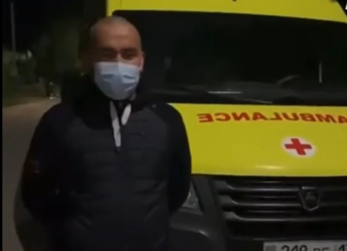 Водителя "поющей" неотложки уволили после скандального видео