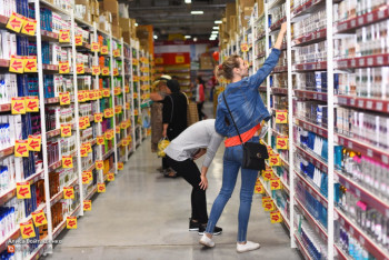 Фотография к новости: В "красной зоне" сняли ограничения с супермаркетов и рынков