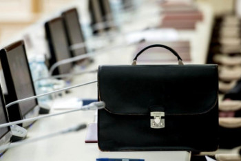 Графа "против всех" и прямые выборы акимов: Мажилис одобрил законопроект