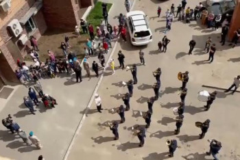 Фотография к новости: Оркестр поздравил ветеранов ВОВ в Нур-Султане