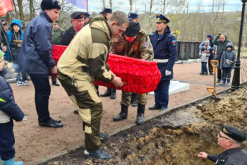 Фотография к новости: Останки казахстанского воина перезахоронили в Ленобласти