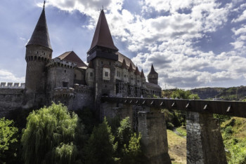 Фотография к новости: Замок Дракулы в Румынии стал центром вакцинации от COVID-19