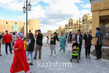 Фотография к новости: Елбасы предрек рост населения Туркестана