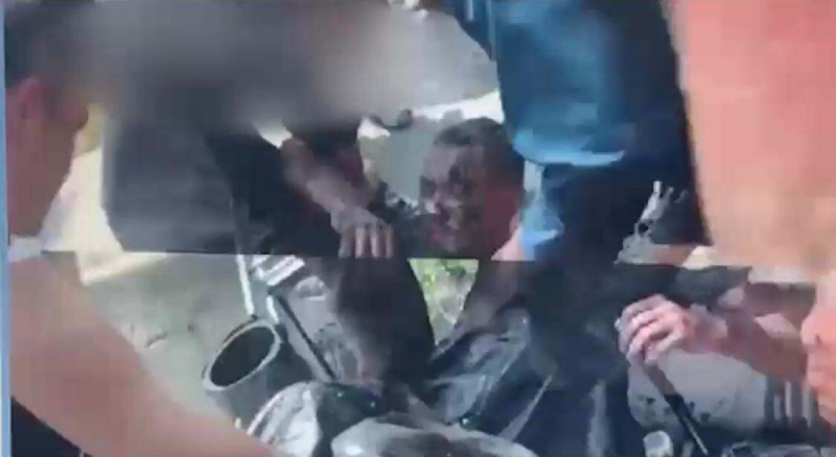 Рабочие провалились в колодец в Арыси: спасение попало на видео