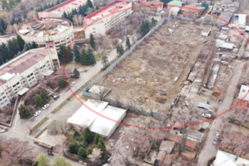 Фотография к новости: Из-за уничтожения лесопарка в Алматы назревает скандал