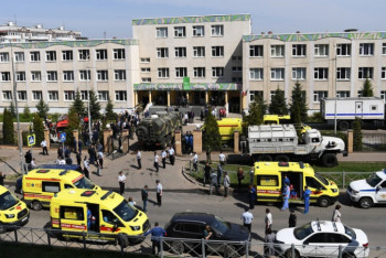 Фотография к новости: "Закройте дверь хоть на швабру и не паникуйте": переписка учителя с детьми во время стрельбы в казанской школе