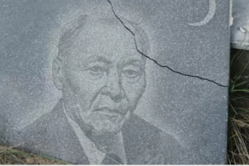 Фотография к новости: Над могилой известного ученого надругались в Семее: полиция начала досудебное расследование