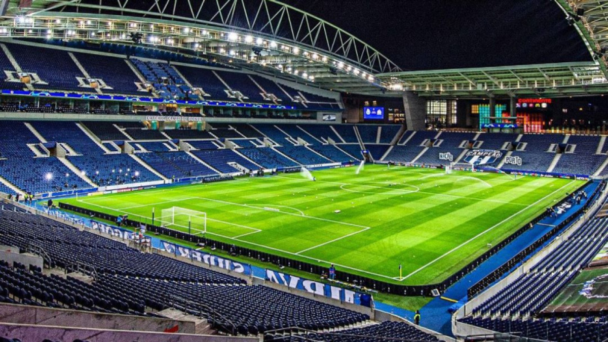 Финал Лиги чемпионов 2021 года перенесен из Стамбула в Порту