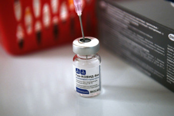 Фотография к новости: Возможность получения второго компонента вакцины на 21 день сохраняется - Минздрав Казахстана