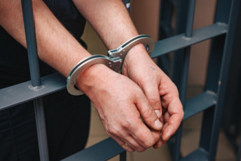 Фотография к новости: ﻿Сотрудника Антикоррупционной службы приговорили к 12 годам лишения свободы за мошенничество