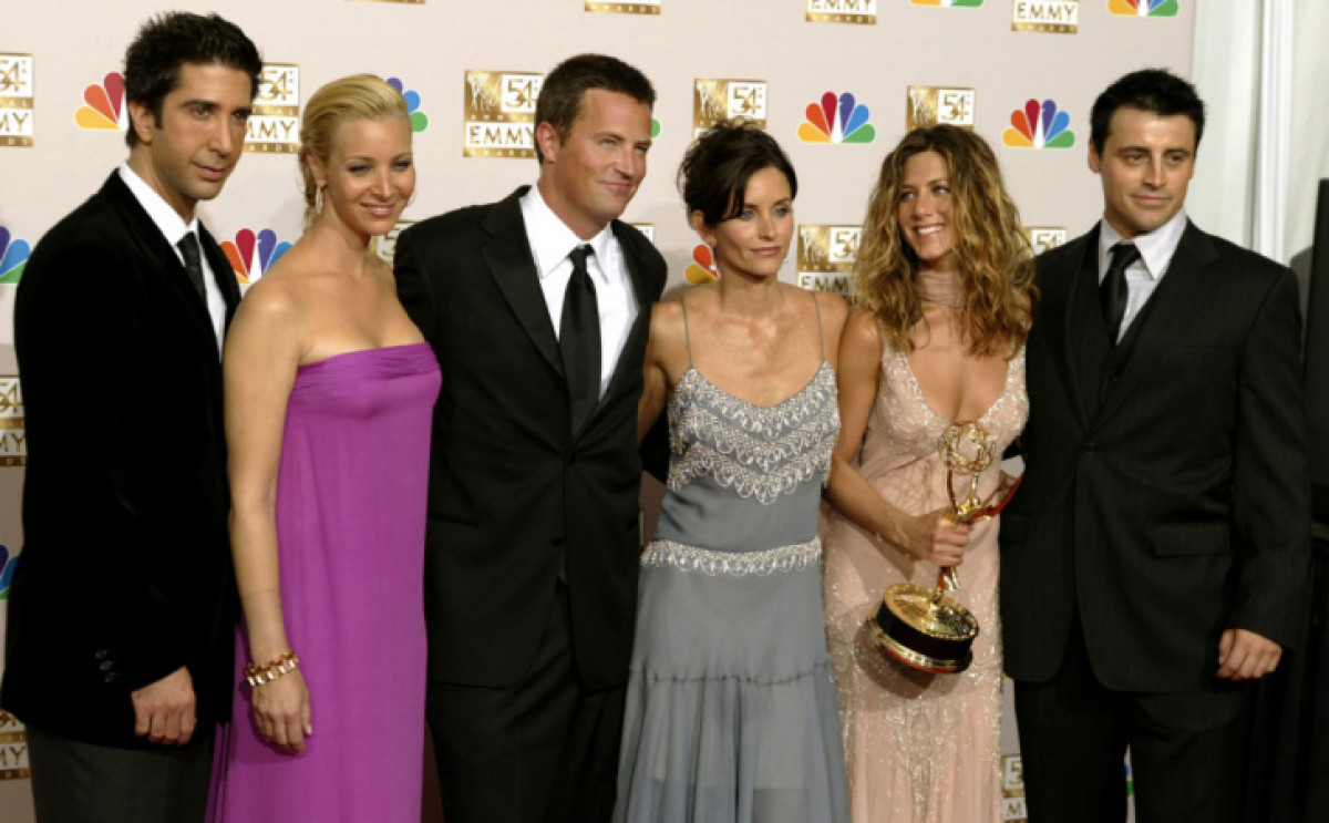 17 лет спустя: названа дата выхода спецвыпуска сериала "Друзья"