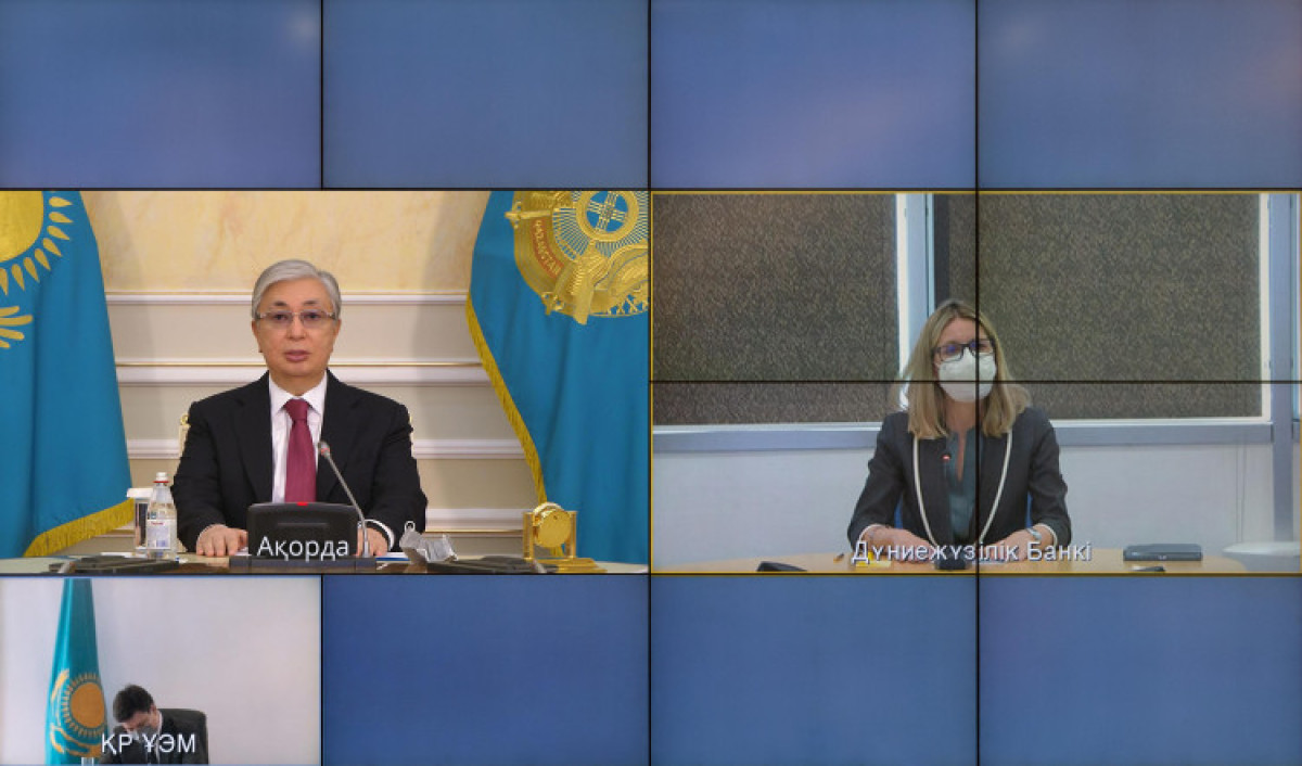 Токаев обсудил сотрудничество с вице-президентом Всемирного банка Анной Бьерде