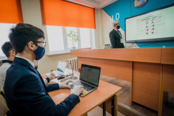 Фотография к новости: Как дополнительно обезопасят школы в Нур-Султане и Алматы