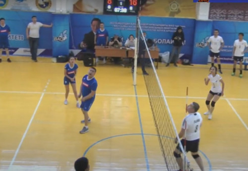 Фотография к новости: Чемпионат по волейболу среди СМИ памяти Нуртлеу Имангалиева стартовал в Нур-Султане