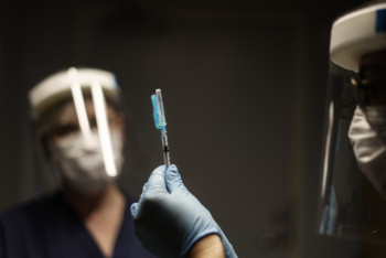 Фотография к новости: В мире фиксируют снижение заболеваемости коронавирусом