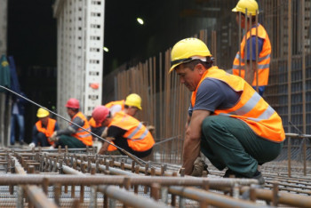 Фотография к новости: Число легально работающих в Казахстане иностранцев назвали в Минтруда