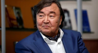 Олжаса Сулейменова наградили орденом от президента Азербайджана