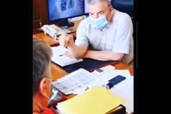 Фотография к новости: Конфликт произошел между пациентом и директором поликлиники из-за вакцины в Уральске