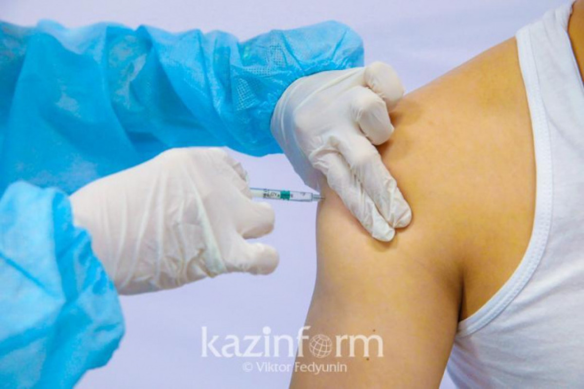 Больше ста казахстанцев заразились КВИ после вакцинации
