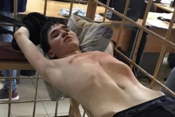 Фотография к новости: Полицейского уволили за слив видео допроса напавшего на школу в Казани