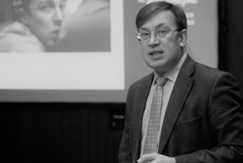 Фотография к новости: Премию имени журналиста Михаила Дорофеева учредил Сенат РК