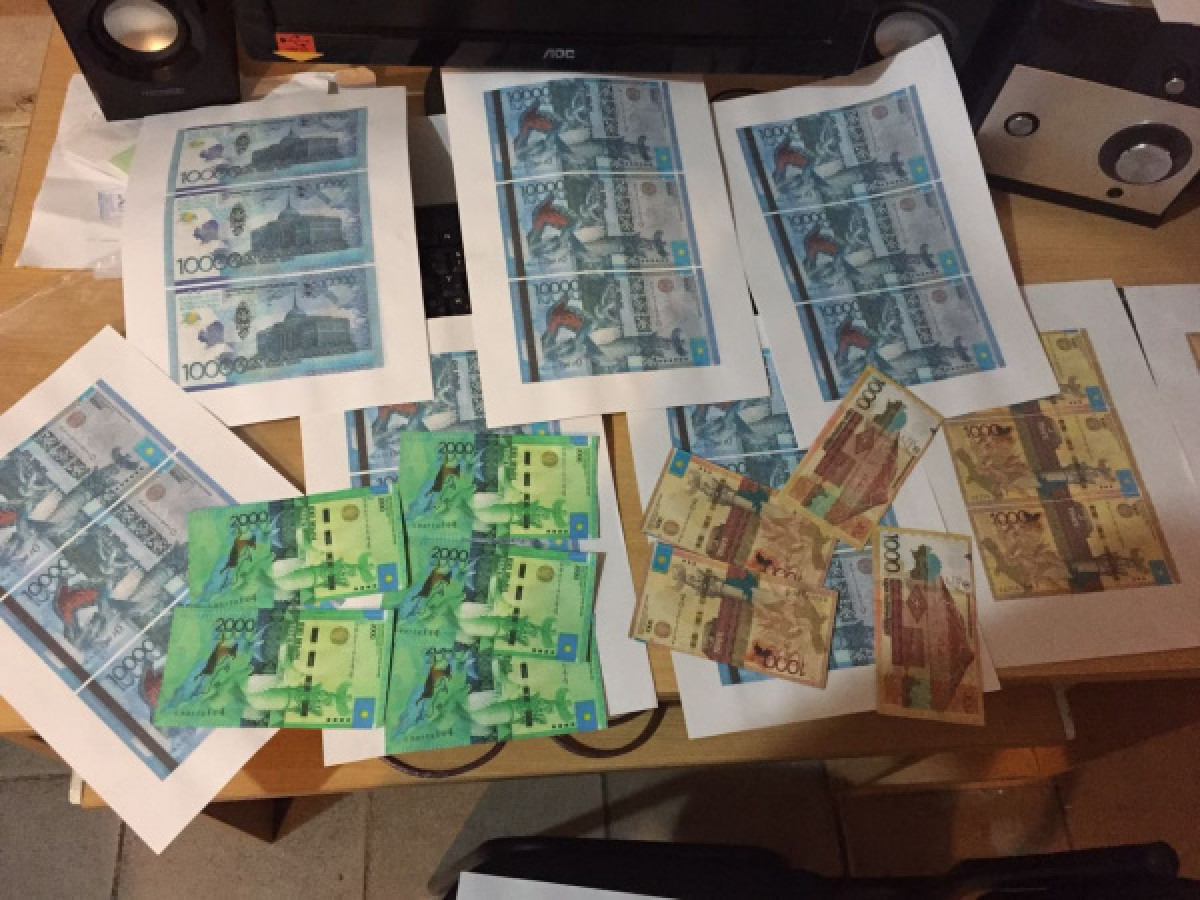 Какие банкноты чаще всего подделывают в Казахстане, рассказали в Нацбанке