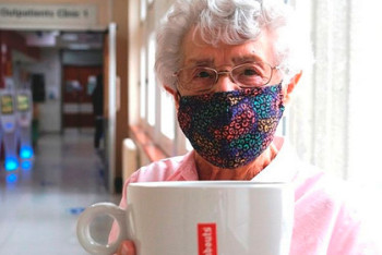 Фотография к новости: 99-летняя пенсионерка устала бездельничать и вышла на работу