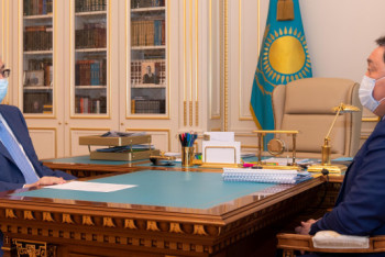 Фотография к новости: Мамин отчитался Токаеву о ходе вакцинации населения