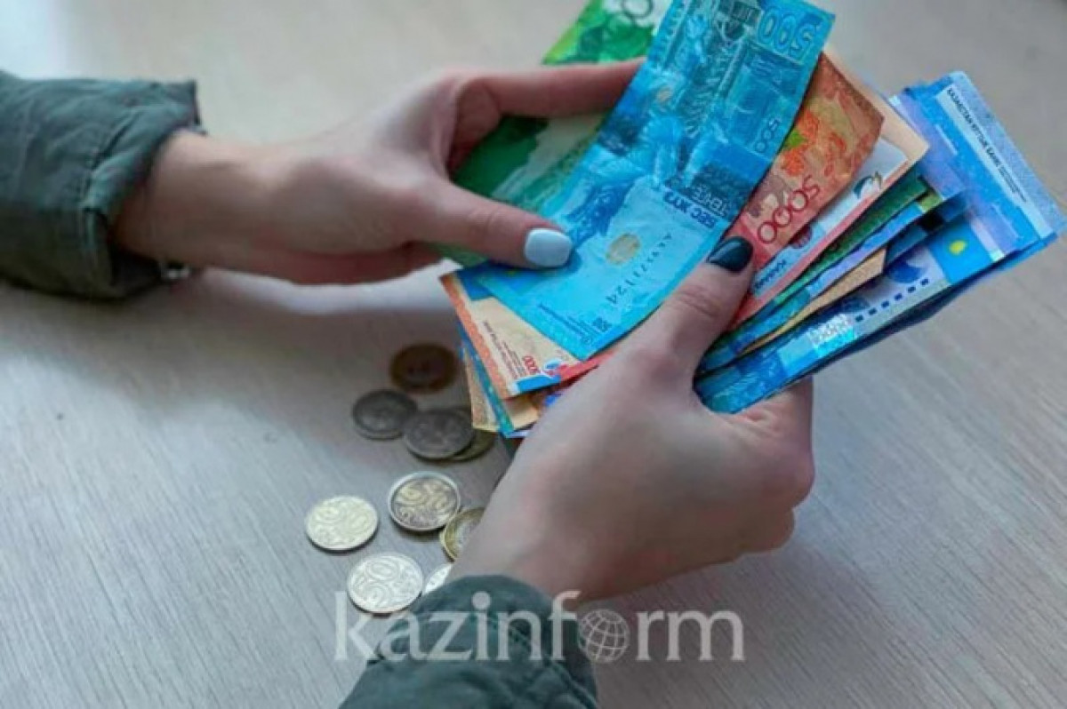 Зарплата госслужащих РК не дотягивает до средней