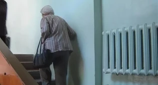 Пенсионер пешком поднялся на 14 этаж и умер