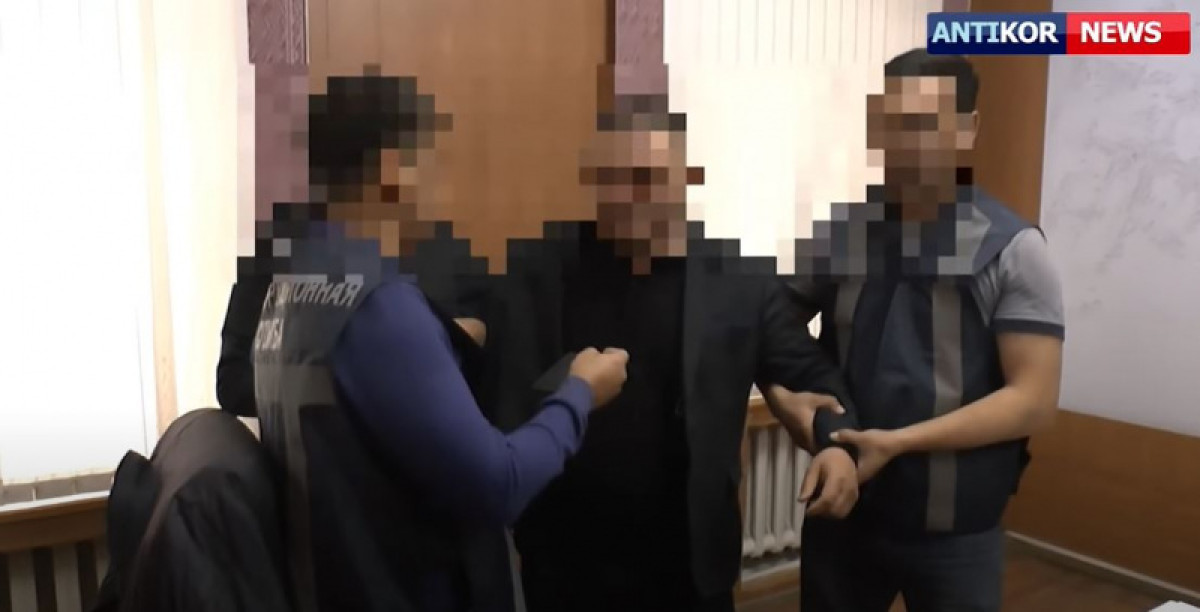 Экс-аким Аягоза получил 4,5 года колонии