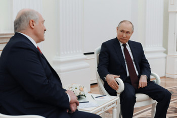 Фотография к новости: Путин и Лукашенко договорились о госкредите и открытии новых рейсов