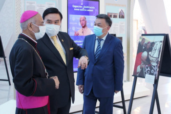 Фотография к новости: На площадке Центра Назарбаева открылась международная фотовыставка "Путь мира и согласия"