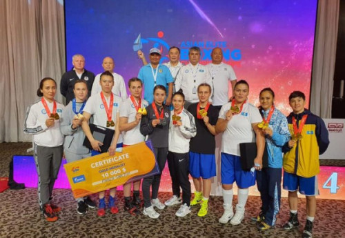 Фотография к новости: Токаев поздравил женскую сборную РК по боксу с победой на чемпионате Азии