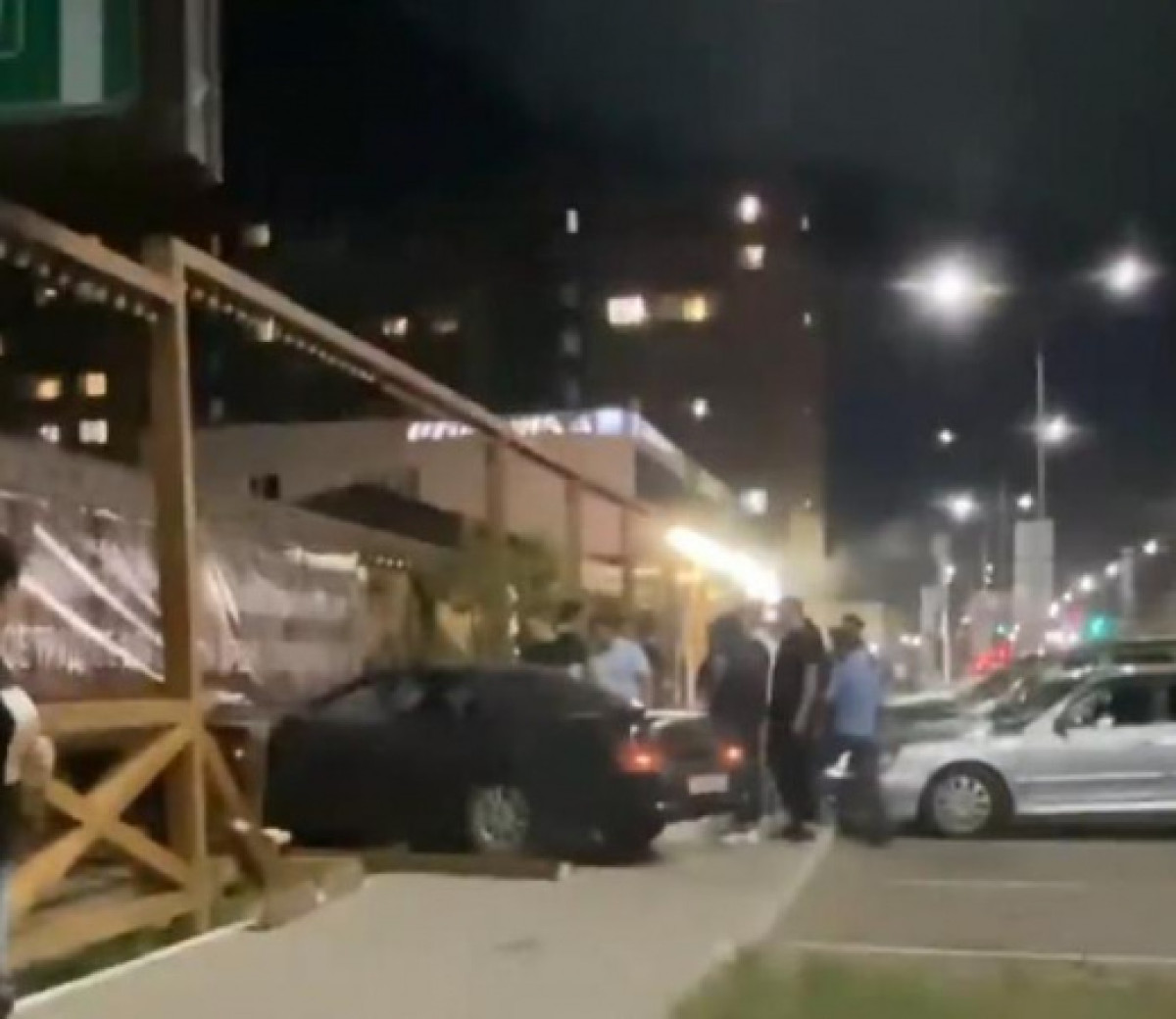 Автомобиль въехал в кафе в Нур-Султане