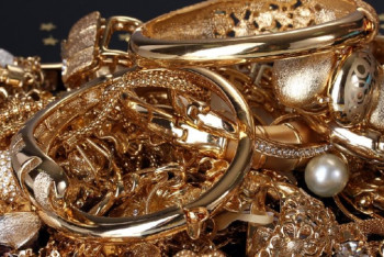 Фотография к новости: Таможенника из Актау осудили по делу о контрабанде золотых изделий