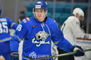 Фотография к новости: Форвард сборной РК по хоккею перешел в ярославский "Локомотив"