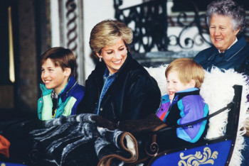 Фотография к новости: "Ему придется преодолевать трудности": принцесса Диана предсказала судьбу Гарри