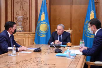 Фотография к новости: Елбасы принял глав КТЖ и "КазМунайГаза"