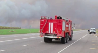 В сгоревшем на трассе в Алматинской области авто обнаружены два тела
